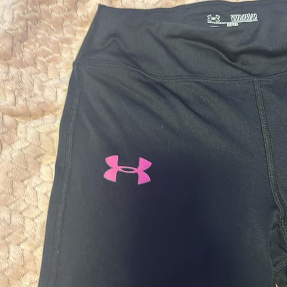 Under Armor fitted leggings,pink + black - Picture 4 of 6
